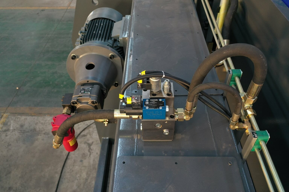 MetalTec HBС 170/3200 4+1 ЧПУ МТ-15 Листогибочный пресс с ЧПУ