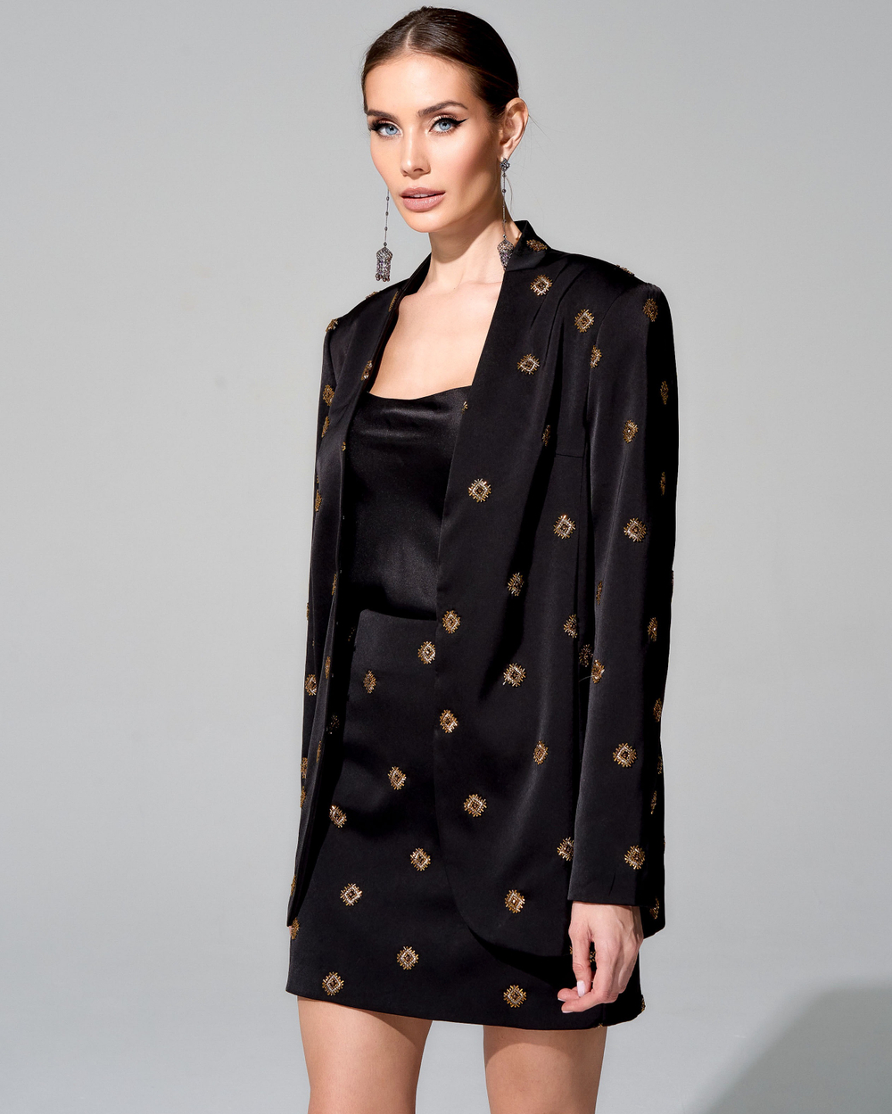 Жакет с вышивкой стеклянным бисером