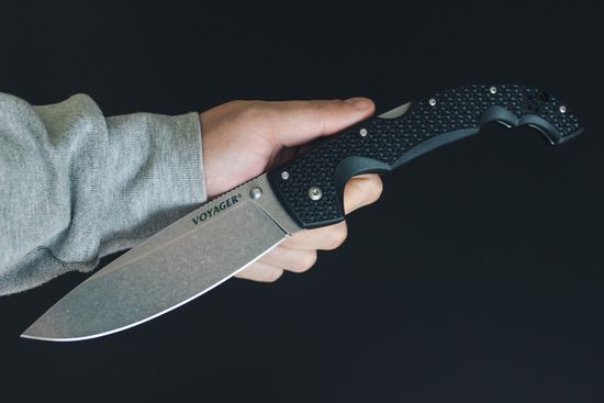 Складной нож Cold Steel 29AXB Voyager Extra Large Drop Plain Edge c клинком из стали AUS-10A, рукоять Grivory (Griv-Ex)