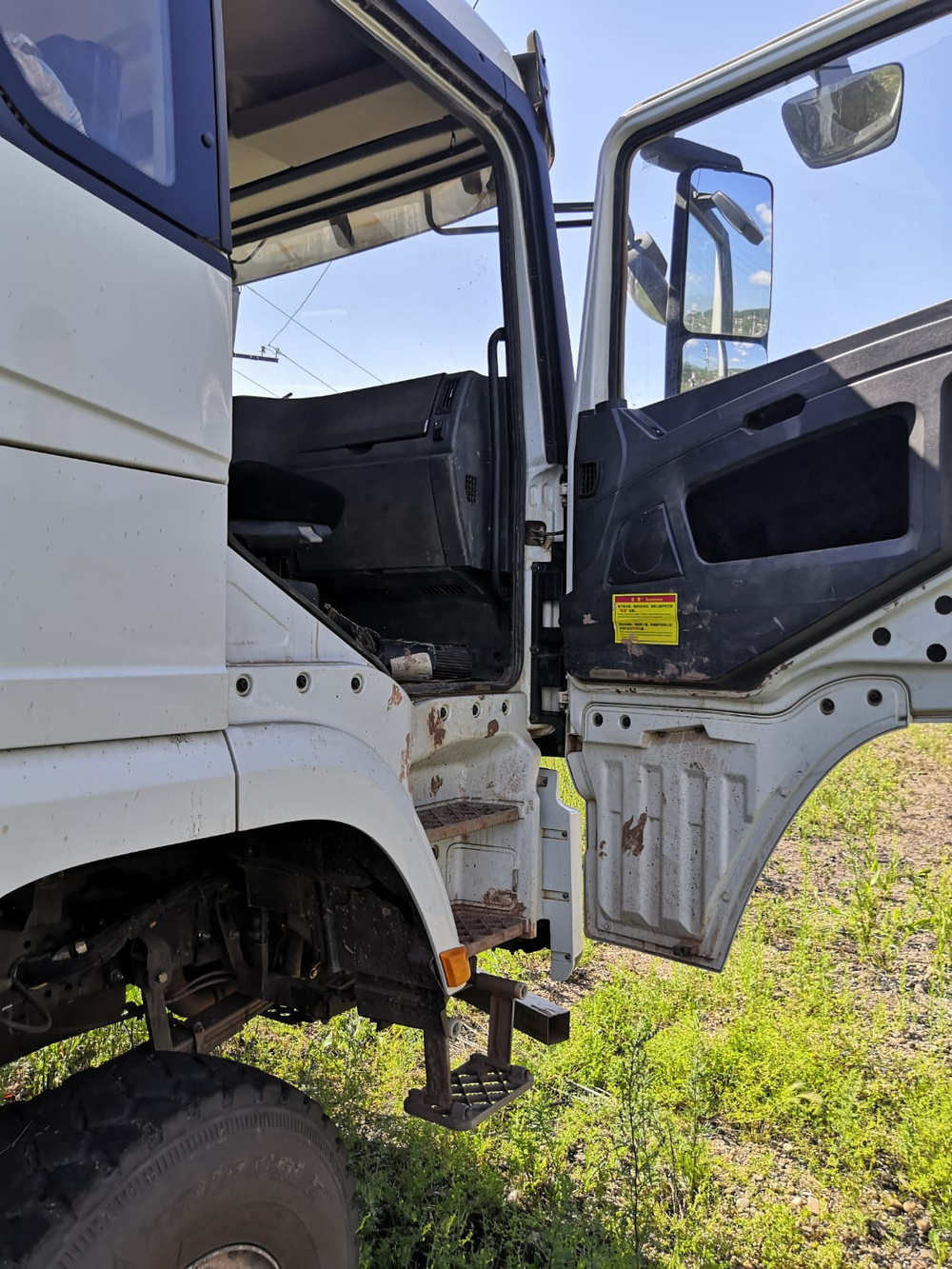 Shacman (Shaanxi) SX* 6x6 Самосвал SX32586V385 (Дизельный, 11,6 л, 423 л.с., МТ)