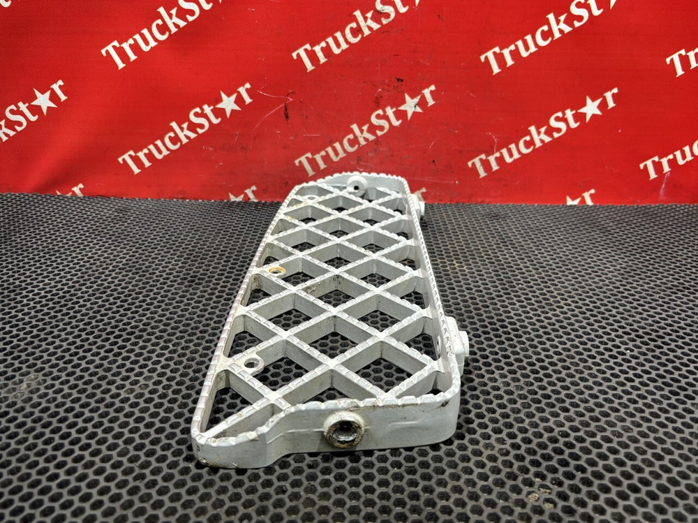 Ступенька левая верхняя