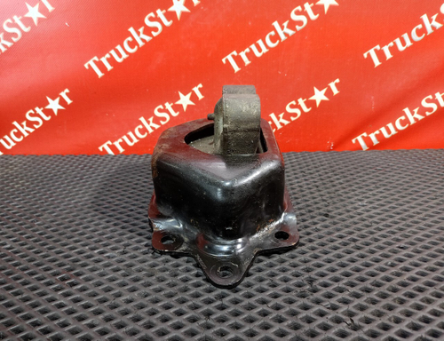 Подушка двигателя задняя 2017 г.