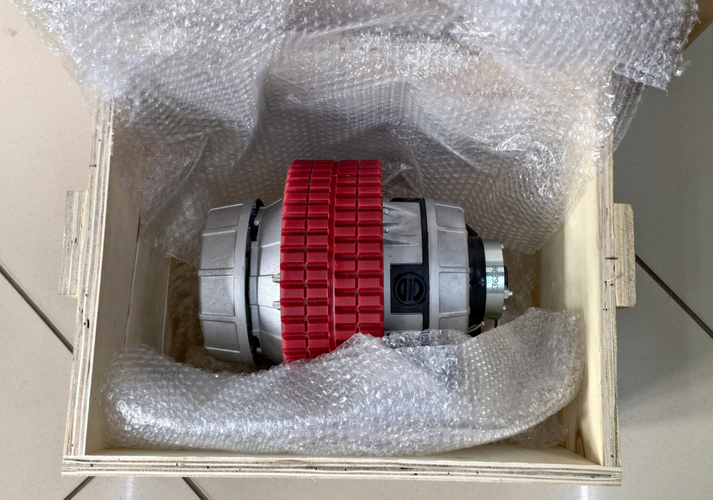 Ходовой мотор-редуктор в сборе Tennant T7 9008999 (оригинал)
