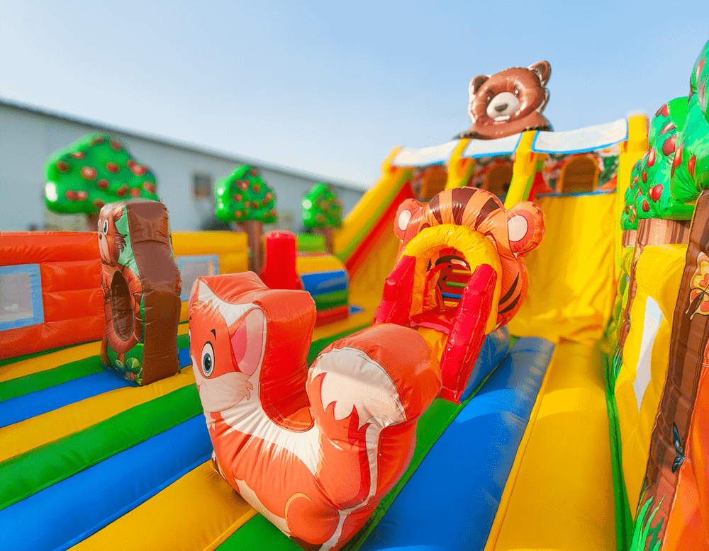 Коммерческий надувной батут «В погоне за мишкой», 12х6х6