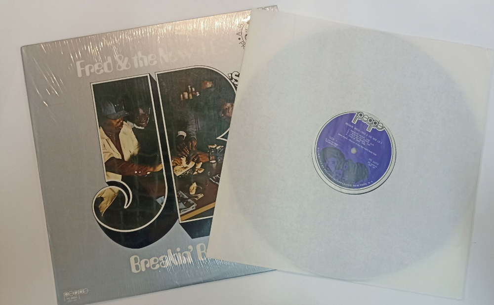 Винтажная виниловая пластинка LP Fred and The New J.B.s Breakin Bread (USA 1974)