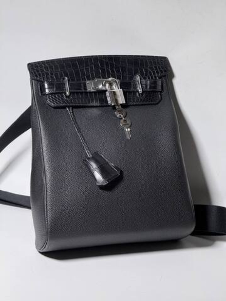 Сумка-мессенджер из кожи крокодила Hermes
