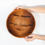 Деревянная глубокая тарелка (салатник) из древесины кедра 300 мм. T174