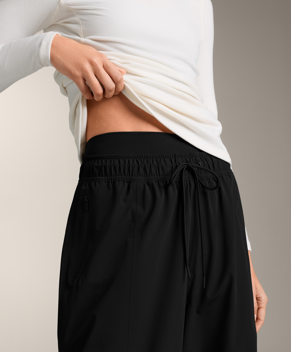 OYSHO Водонепроницаемые брюки прямого кроя, черный