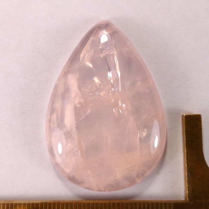 Кабошон кварца розового 41x28x7 мм