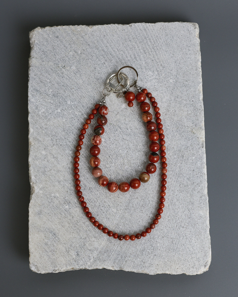 Подвес из красной яшмы