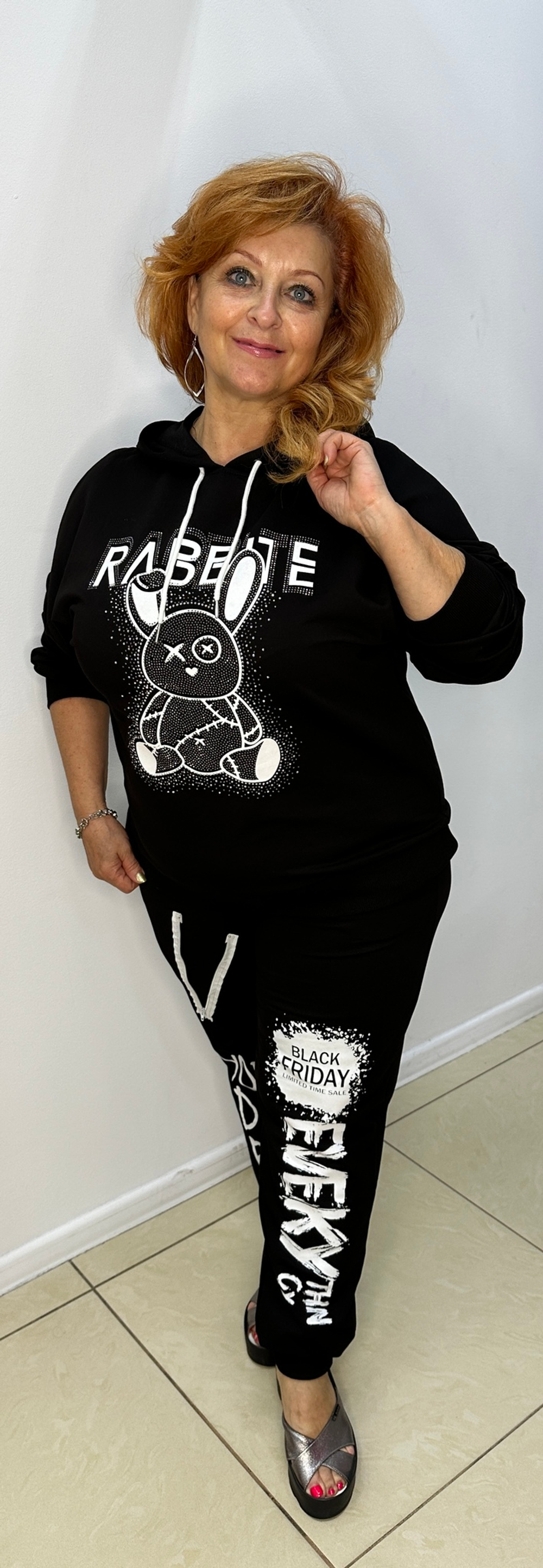 Черный с белым стразовым принтом, костюм