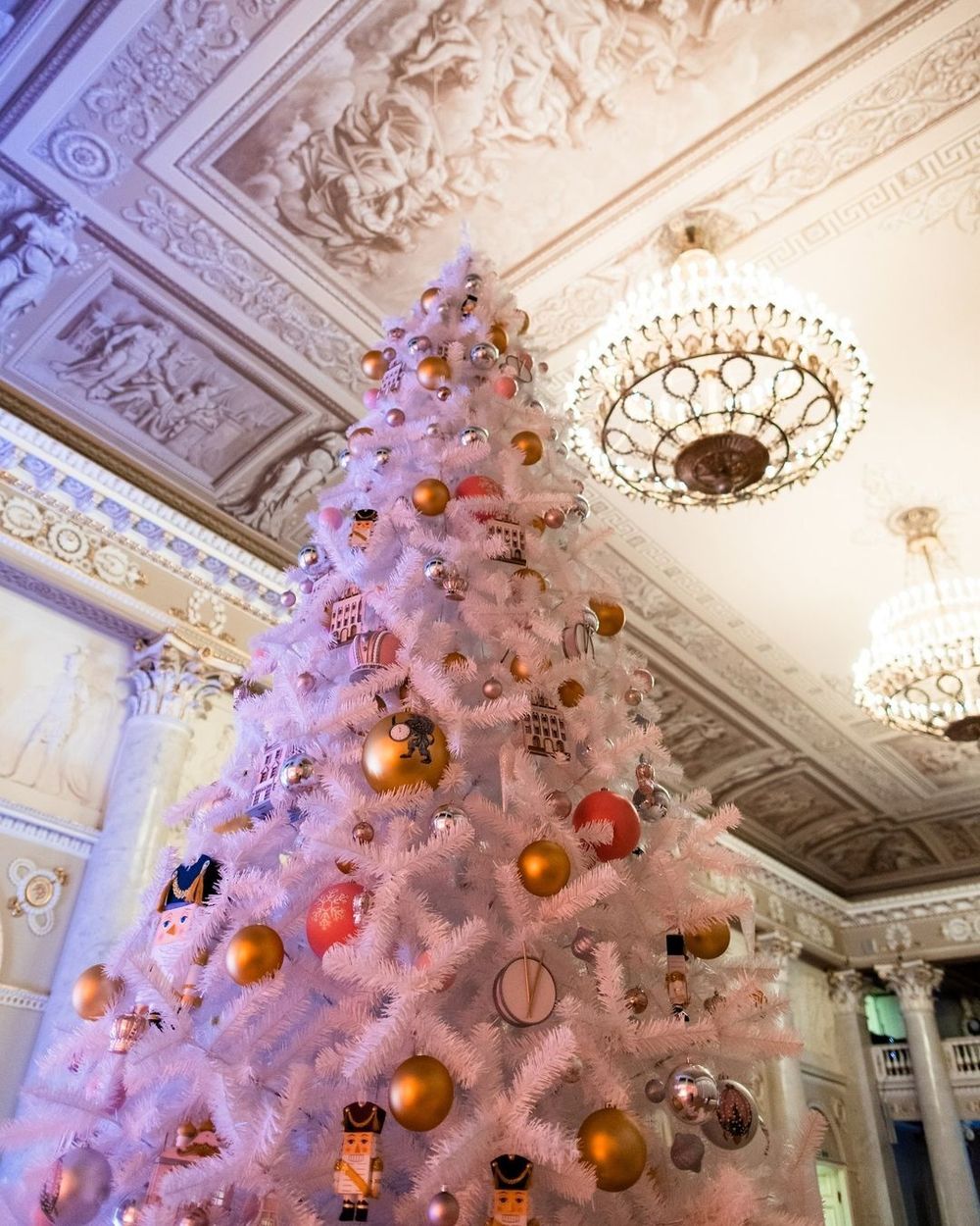 Большая белая елка «Рублевская» (белая пвх) от 3 до 8 м