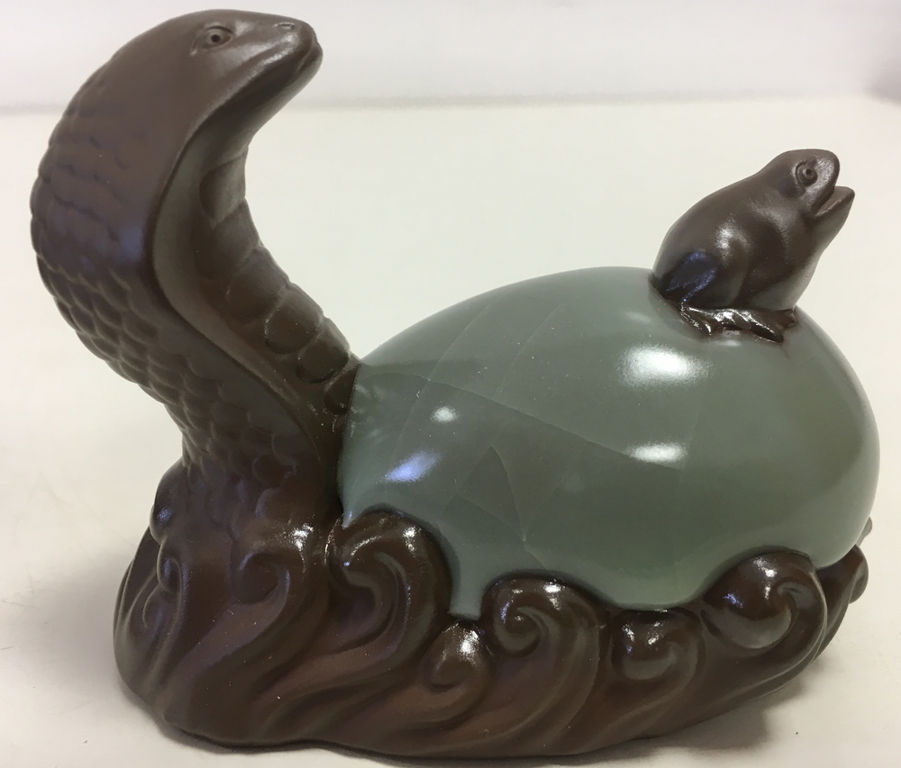 242085.5 Фигурка СЕЛАДОН+глина. Змея и жаба. Размер 5см х 9см