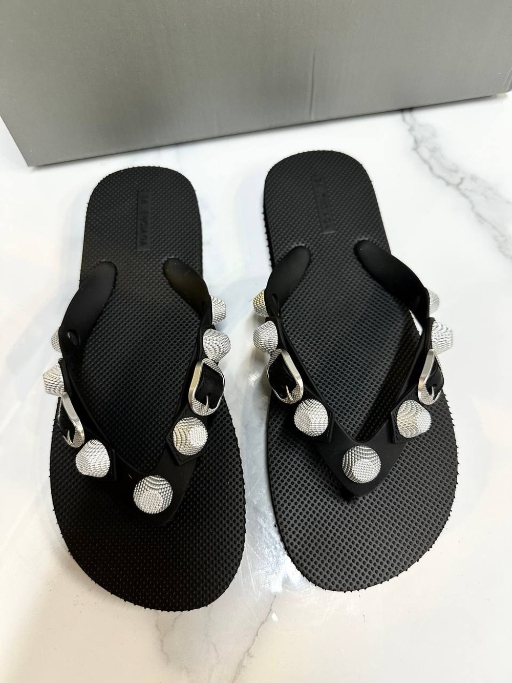Шлепанцы Balenciaga