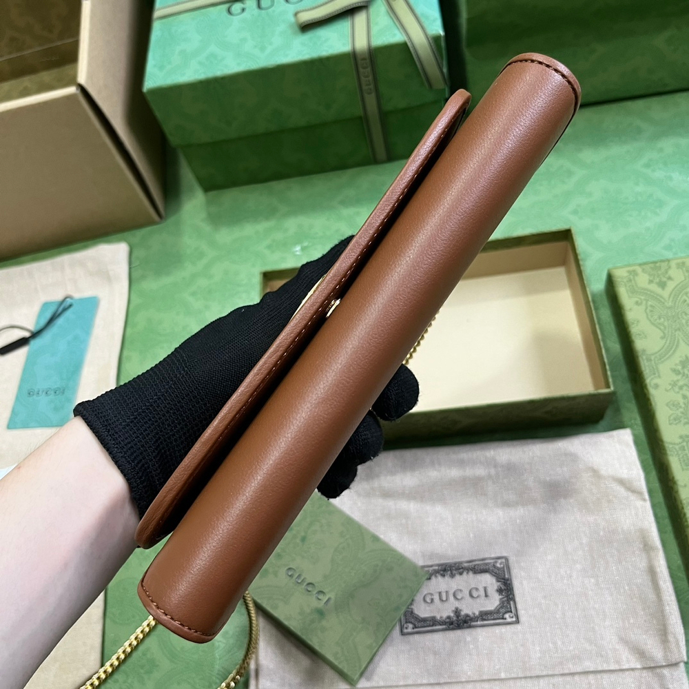 Gucci Blondie Continental Chain Wallet