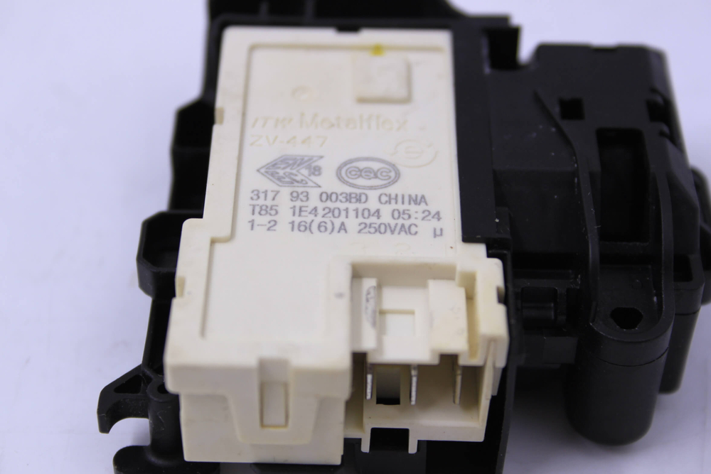 Устройство блокировки люка стиральной машины 1045170