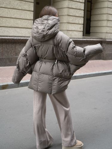 Пуховик летучая мышь в цвете хаки с поясом