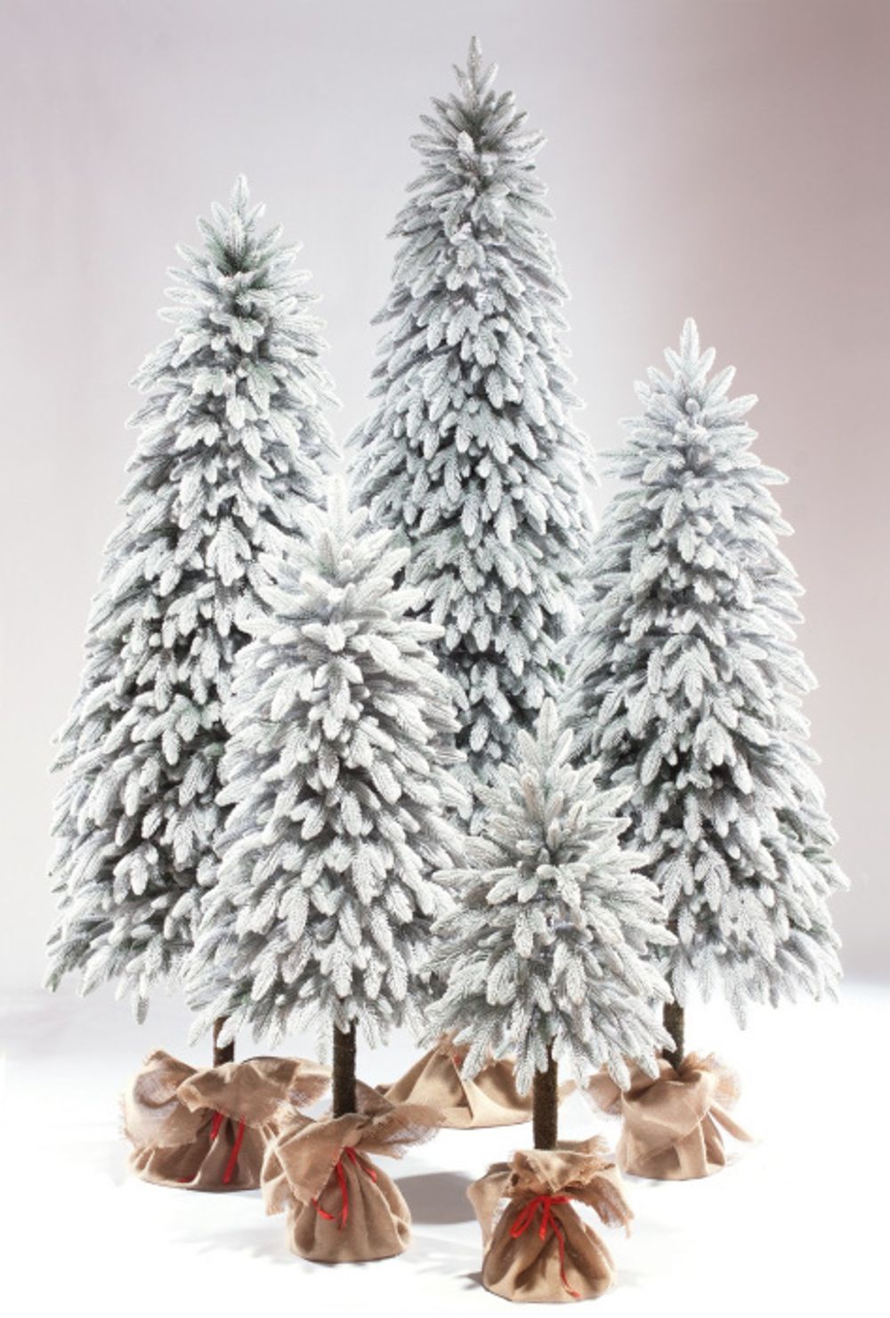 Заснеженная елка на ножке «Иветта» (Литая хвоя) 180 см / 1,8 м