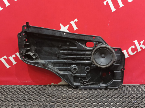 Панель двери левой 2019г.