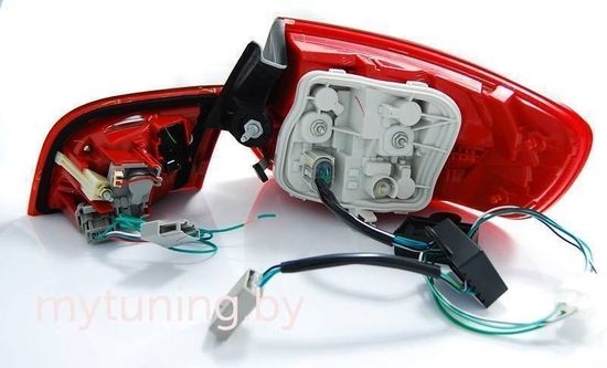 Задние фонари Audi A3 8P sportback red white led