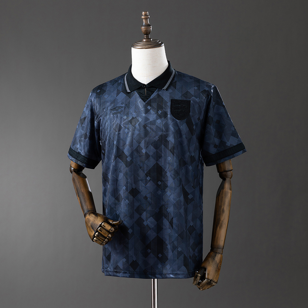 Купить в Москве специальную ретро-форму сборная Англии 1990