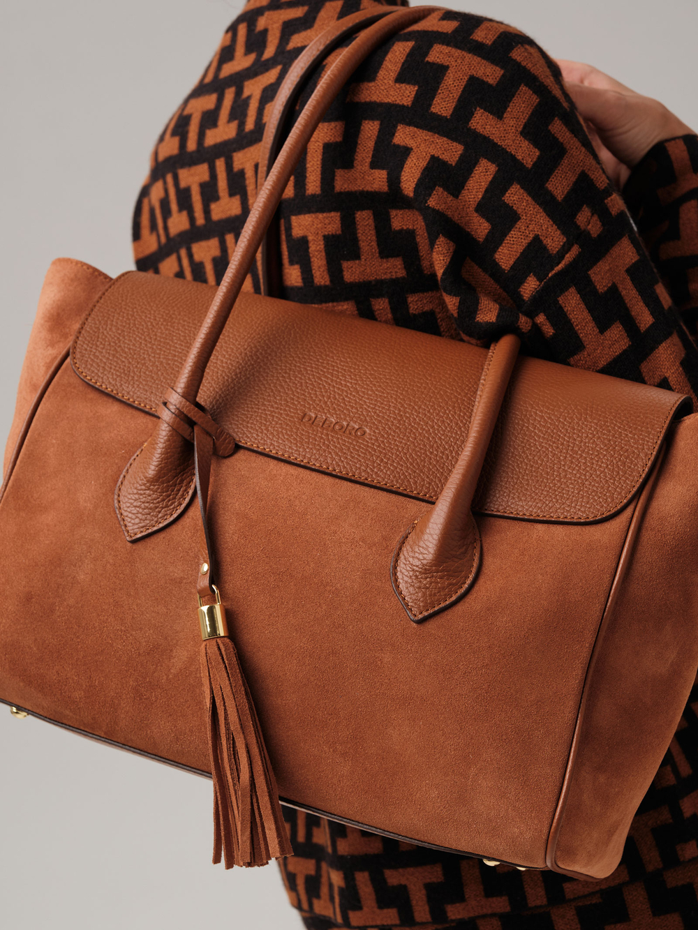 Замшевая сумка Deboro 31051 коричневый фундук