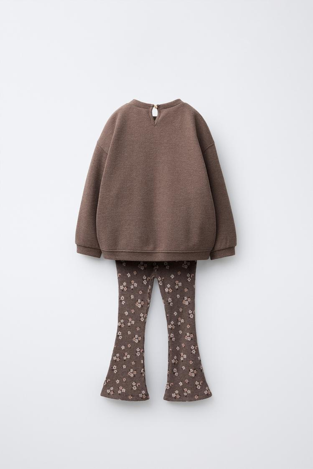 ZARA КОМПЛЕКТ ИЗ ФУТБОЛКИ И РАСКЛЕШЕННЫХ ЛЕГИНСОВ ИЗ МЯГКОЙ ТКАНИ, КОРИЧНЕВЫЙ