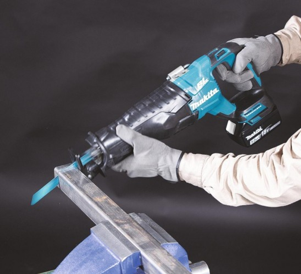 Пила сабельная аккумуляторная MAKITA DJR 187 Z с бесщеточным двигателем, без АКБ и З/У DJR187Z