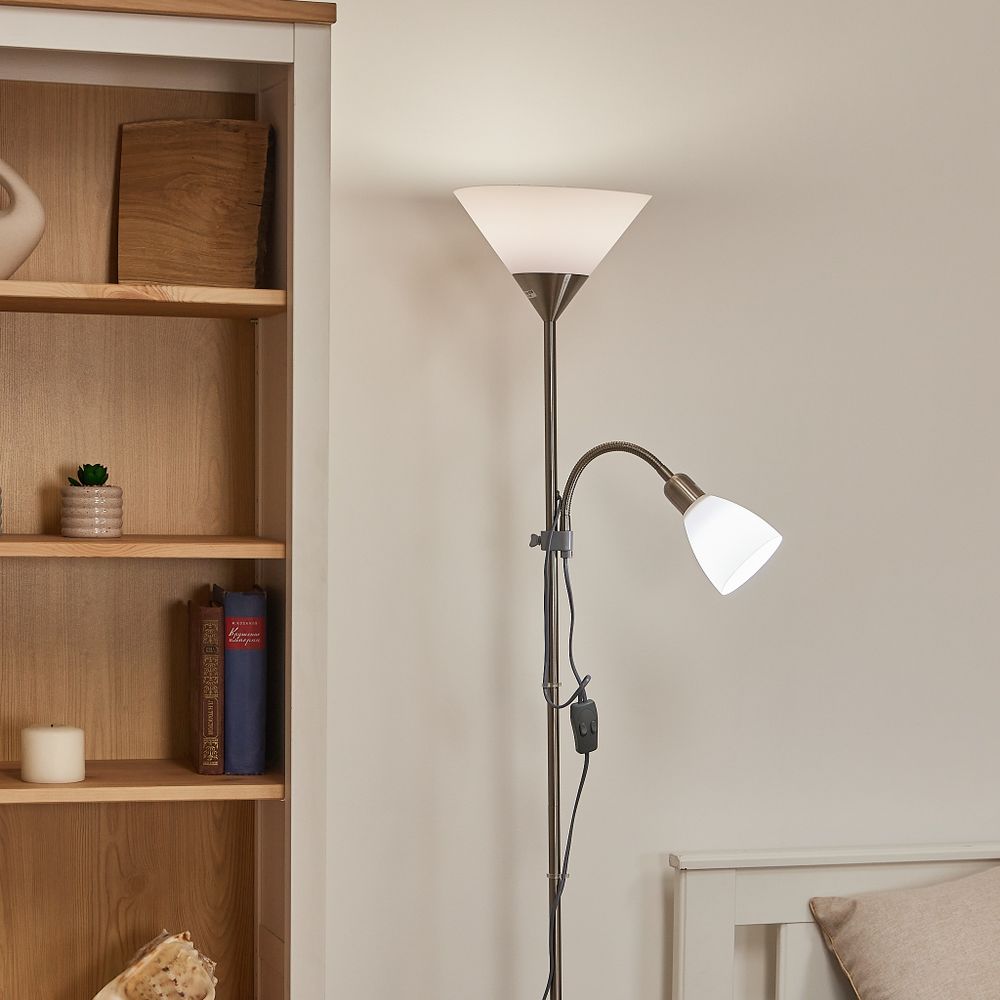 UML-T520 E27+E14 SILVER-WHITE Торшер напольный под лампу Е27 и Е14. 2х60W. Серебристый-Белый. ТМ Uniel