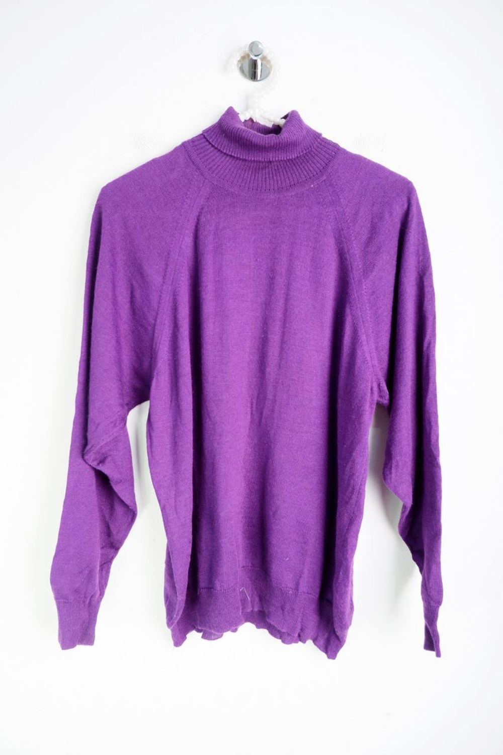 Джемпер стильного цвета, визуально на 48 размер