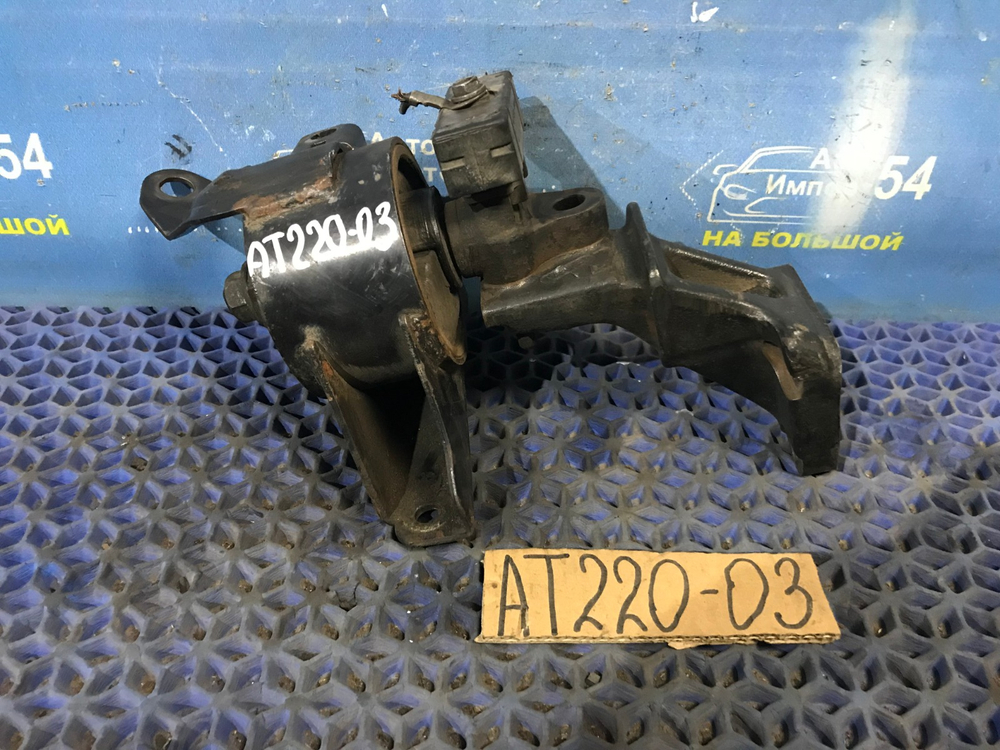 Подушка двигателя TOYOTA AVENSIS 1999