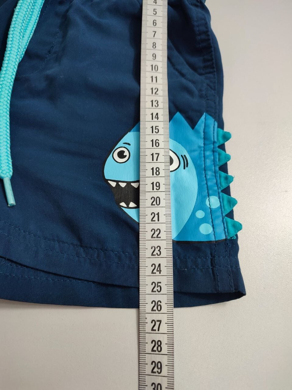 Шорты Gee Jay с акулой на 2-4 года