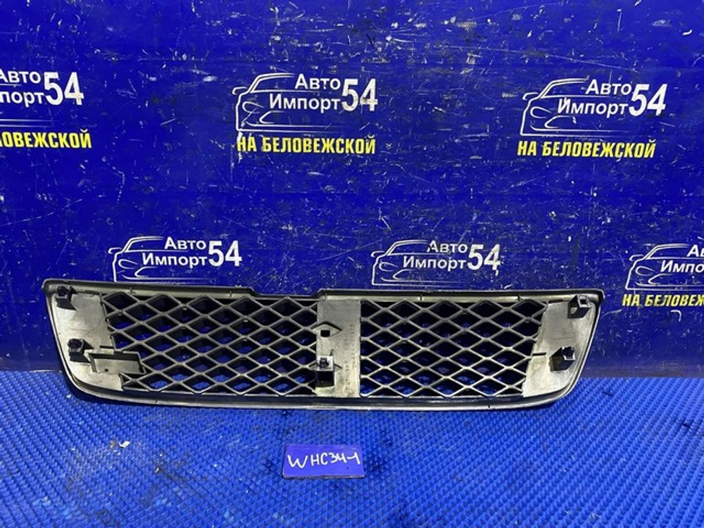 Решетка радиатора NISSAN STAGEA 1996-1998