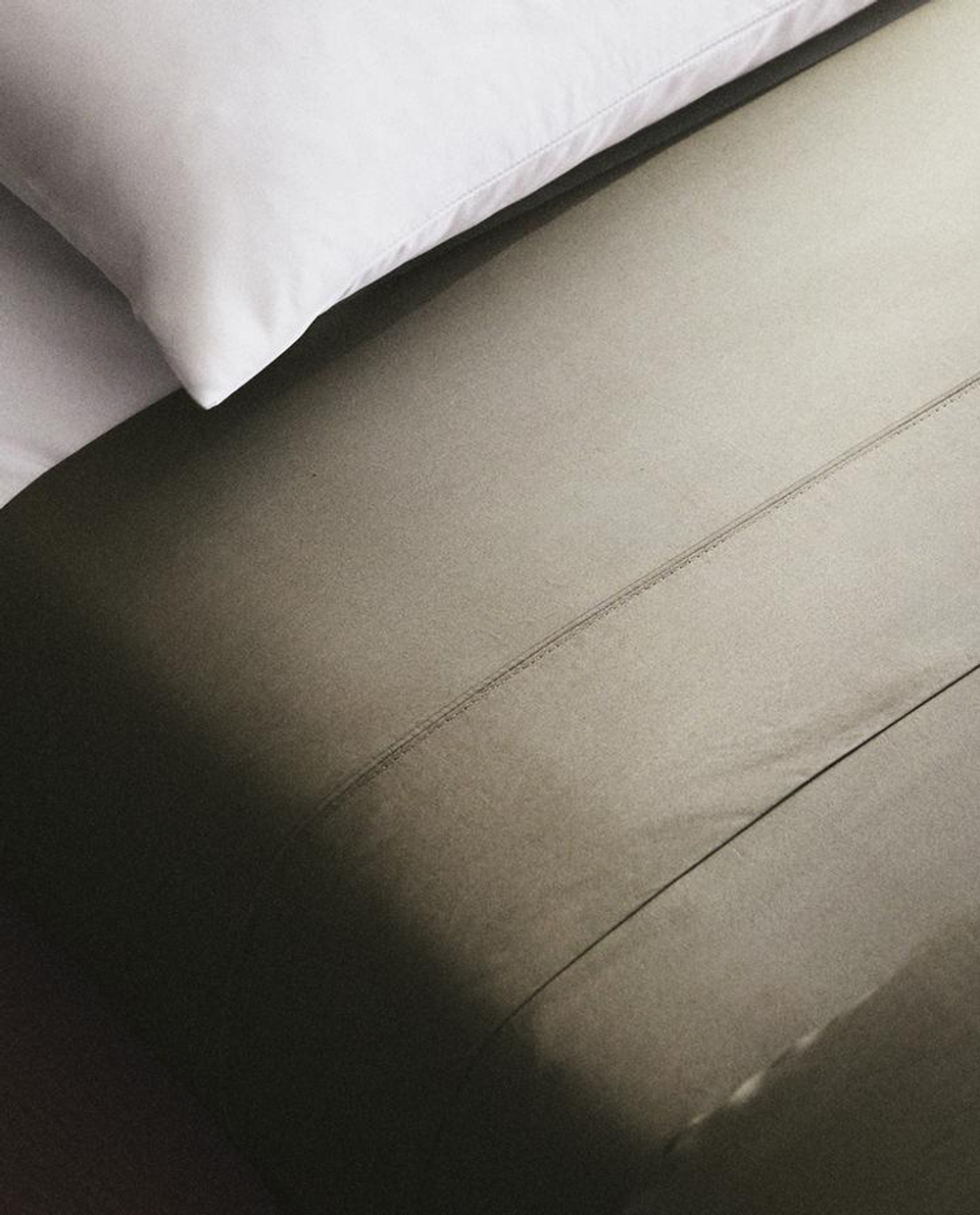 ZARA HOME (300 НИТЕЙ) ПРОСТЫНЯ ИЗ ХЛОПКА, СЕРЫЙ