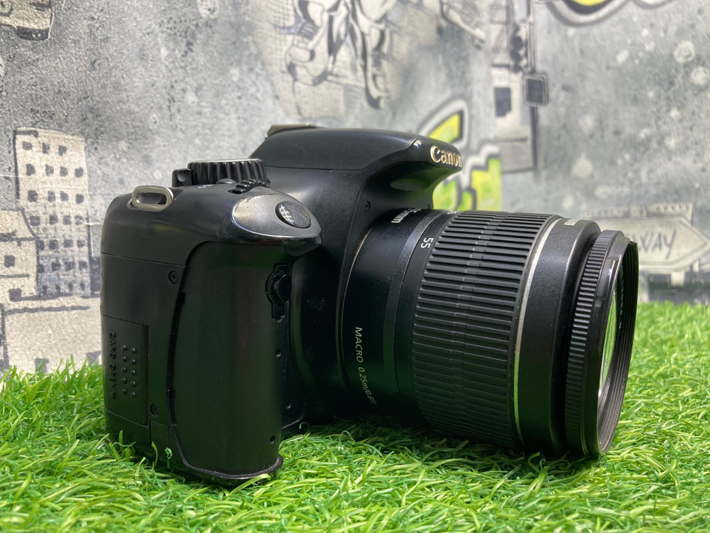 Canon 550D kit 18-55mm 3.5-5.6 III 21.100 кадров