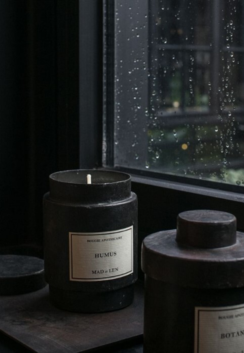 Свеча ароматическая Ambre Nobile MAD ET LEN воск/black 300g