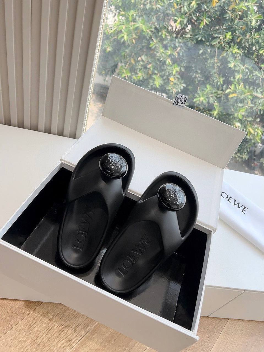 Шлепанцы Loewe