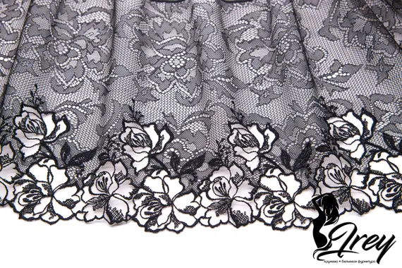 05-123 Вышивка на неэл. сетке 18 см, черный (левая)