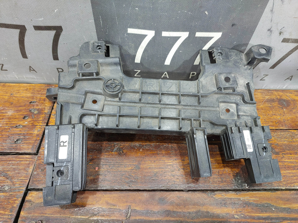 Кронштейн решетки радиатора правый Haval Jolion 24-нв Б/У Оригинал 5509103XST13A