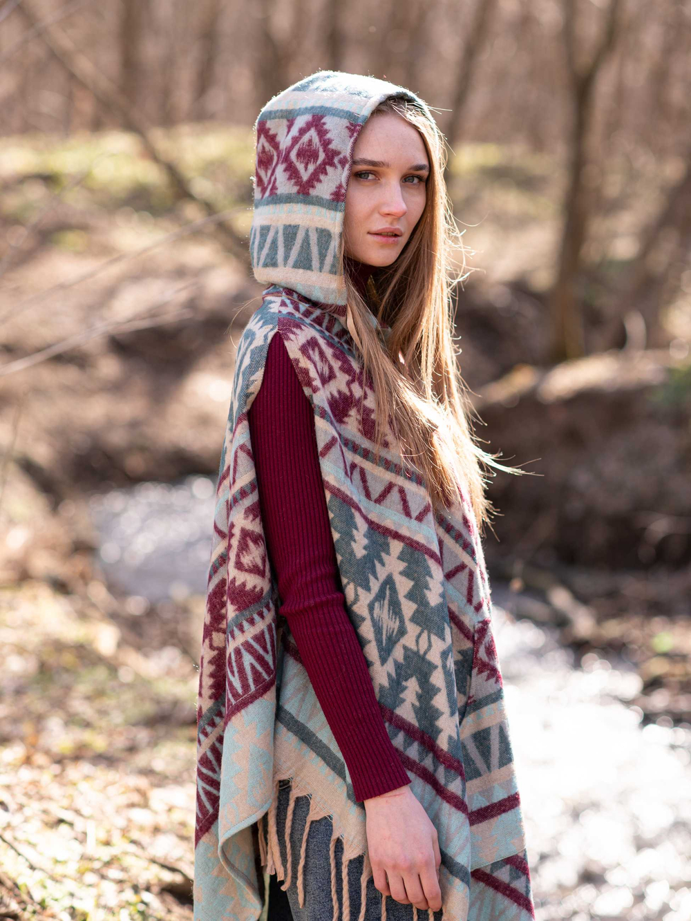 Пончо женское шерстяное с орнаментом