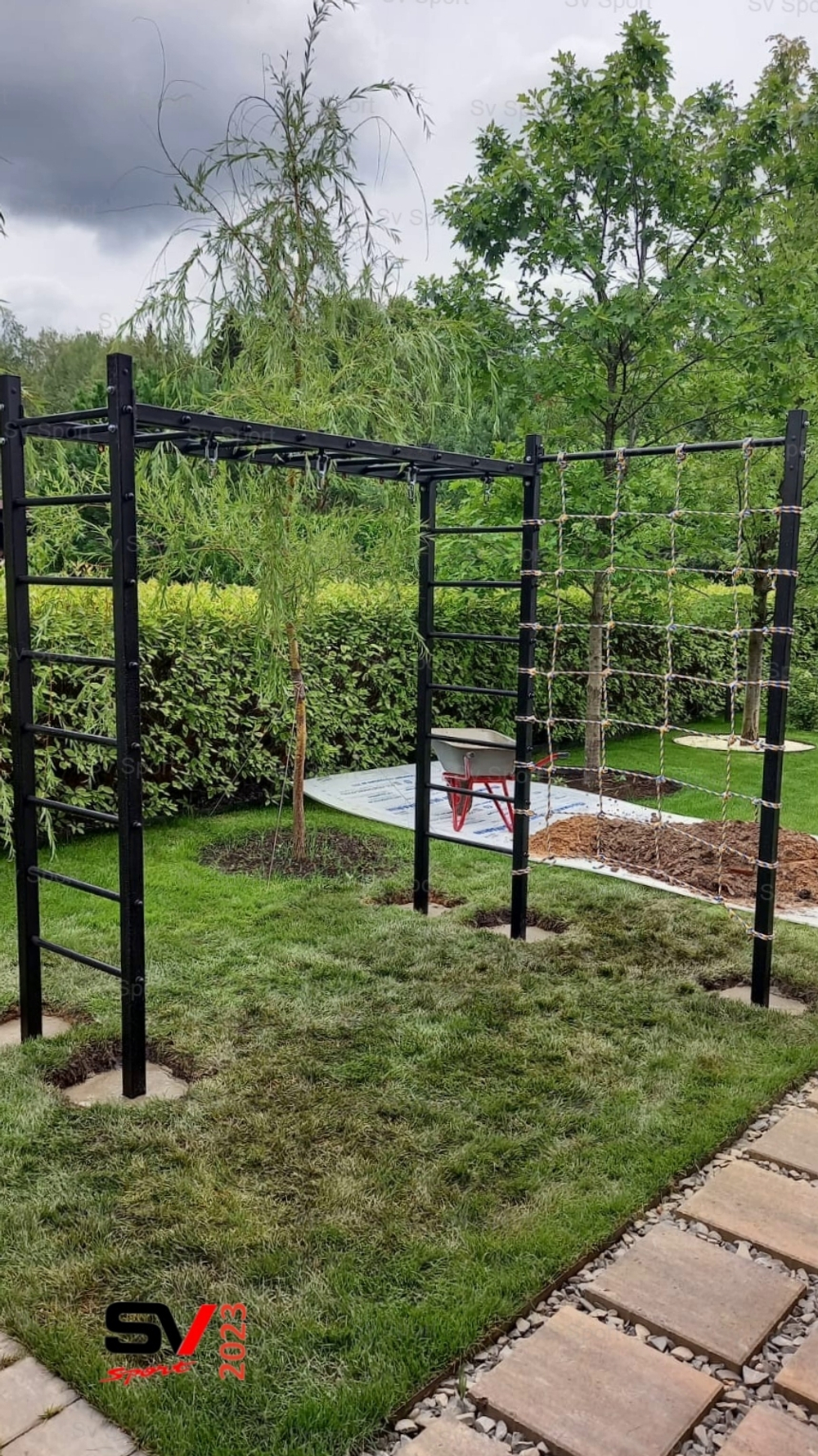 Монтаж уличной шведской стенки Sv Sport Рукоход (5 вертикальных столбов)