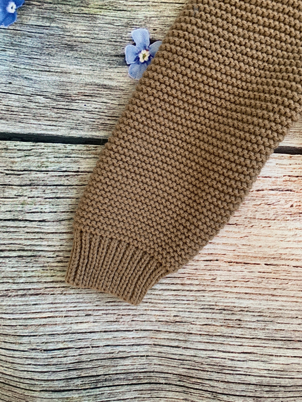 Комбинезон вязаный с капюшоном с пумпонами "АйШах" (штанишки) (Цвет: Фиолетовый, Размер: 26)