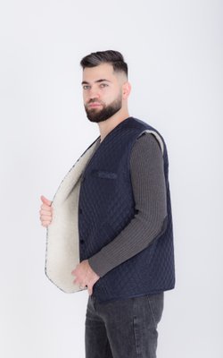 Утепленный мужской жилет из овчины