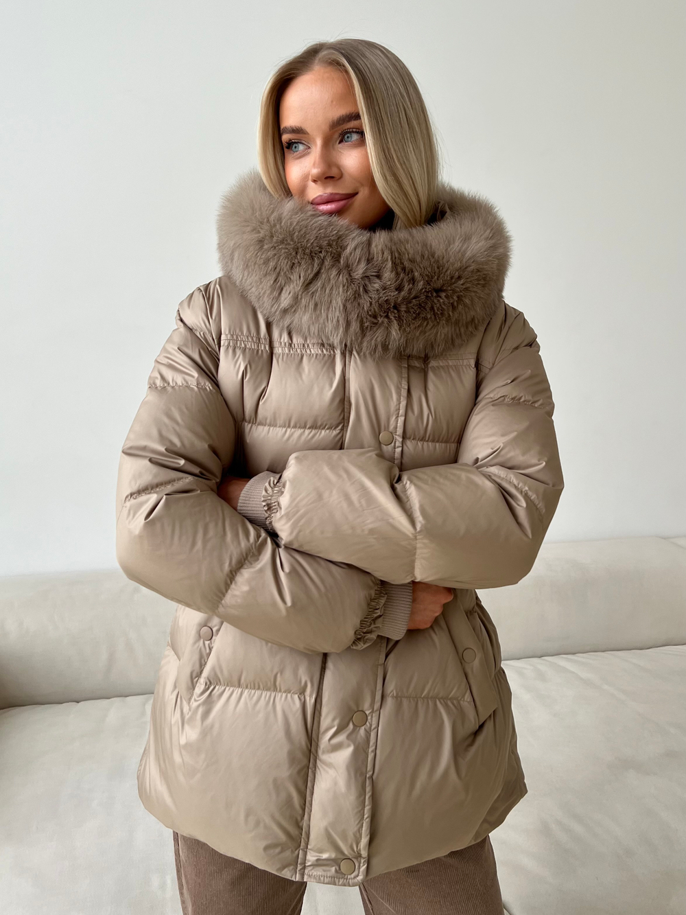 Пуховик Fresh миди с поясом песочный