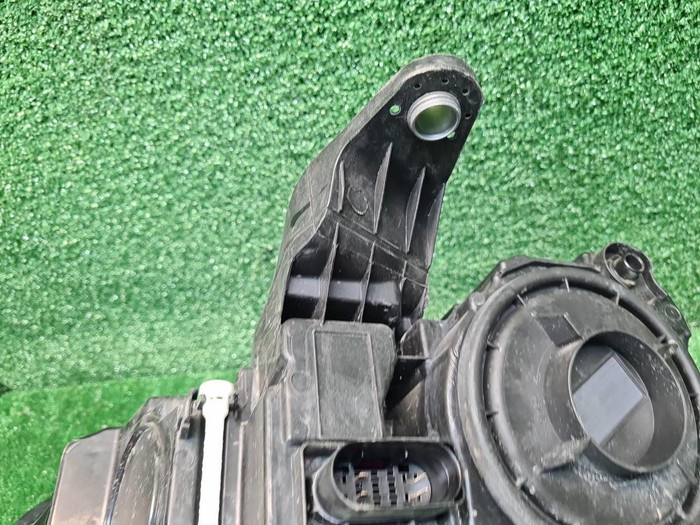 Фара правая Mercedes GLE V167 (2018-2024) LED