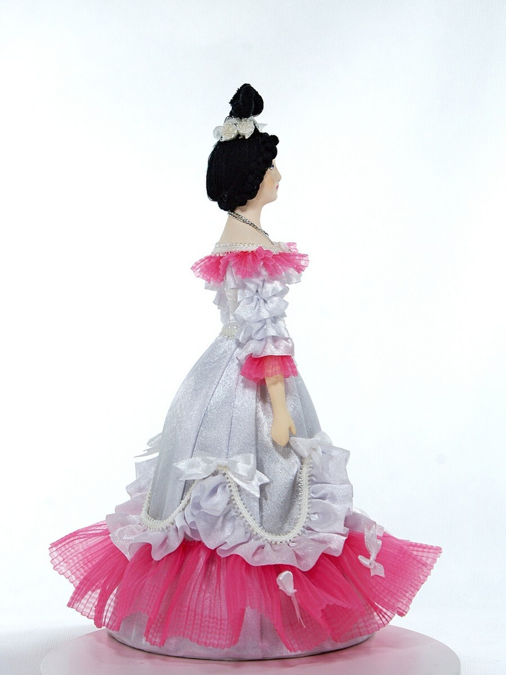 Кукла интерьерная Потешного промысла в светском костюме.