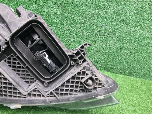 Фара левая Mercedes V W447 (2014-н.в.) LED