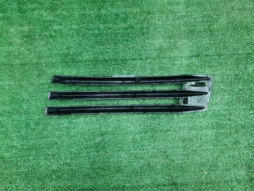 Решетка переднего бампера RR Vogue 4 L405 (12-17)