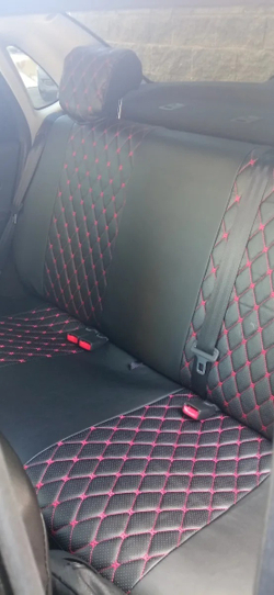 Чехлы на Лада Гранта сплошные сиденья (Ромб бабочка красные нитки)