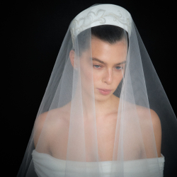 Кокошник M белый с жемчужным декором